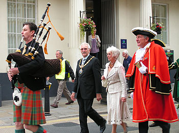 piper, mayor and town crier