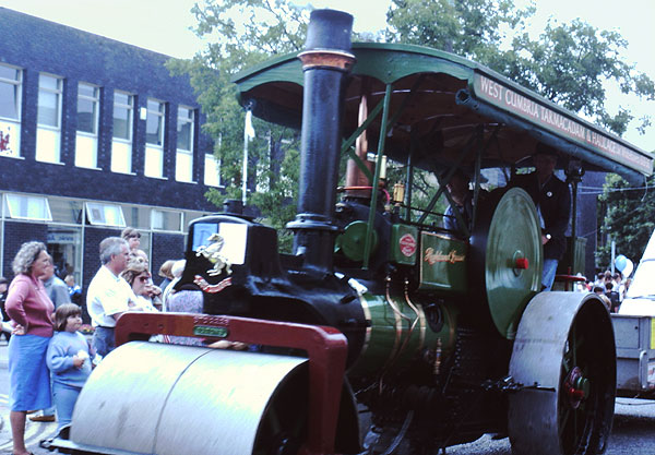 Traction engine road-roller