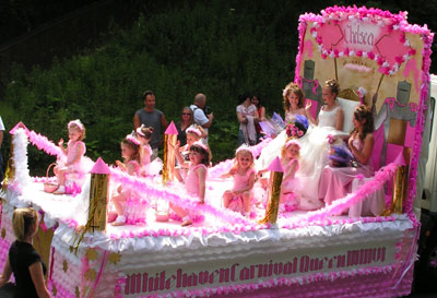 Pink and White queens float