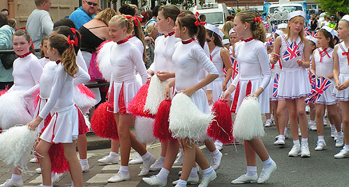 Red and White pom-pom girls