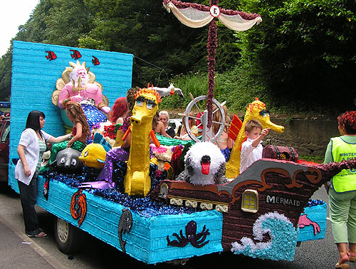 Mermaid's undersea sea world carnival float 