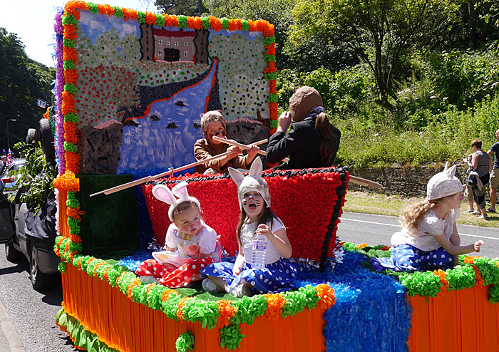 Rosehill Wind in the Willows float