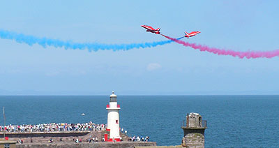 Red arrows high speed cross