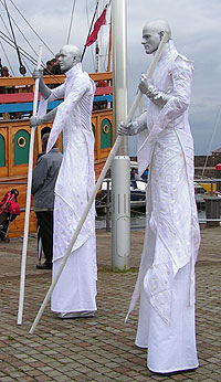 Calvos Dos - stilts and silver heads