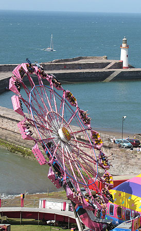 Large fairground wheel on south shore