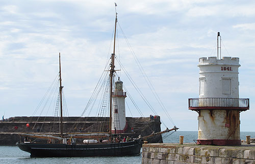 Bessie Ellen leaves Whitehaven Harbour