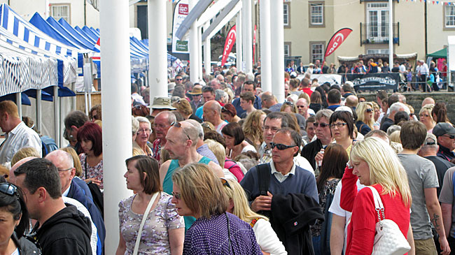 crowds 2012