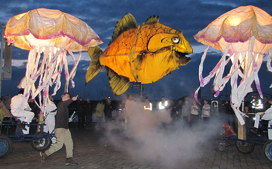 Peixos lantern procession