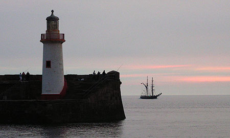 Zebu and West Pier Lighthouse