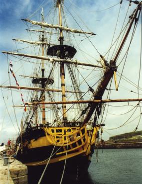 The bow of the Grand Turk showing the complex rigging of this three masted frigate