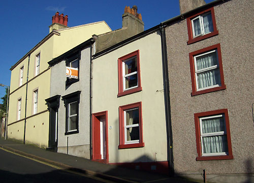 Terraced houses climbing up the Wellington Row